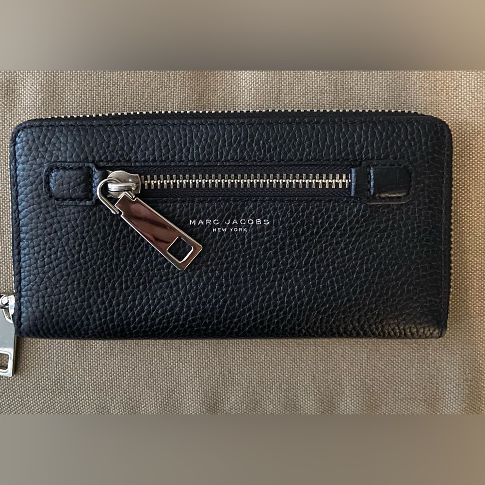 Marc Jacobs New York Black Gotham Leather Wallet